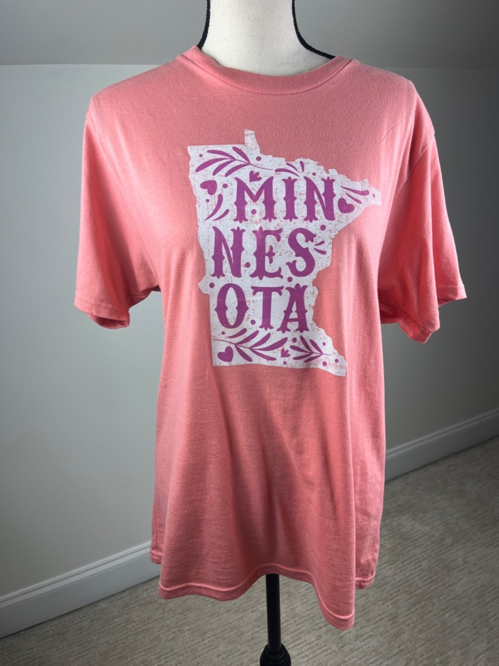 Home Free Minnesota Graphic Tee Women’s Medium Coral Pink State T-Shirt